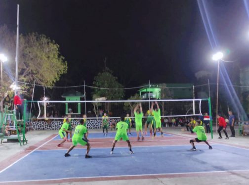 Pertandingan Turnamen Voli Dandim 1627/Rote Ndao Cup Menuju Perebutan 4 Besar
