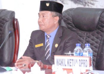 Ketua DPRD Kab. Rote Ndao Menyesal Atas Penutupan Jalan Pekerjaan Hotmix Jalur SMP Oelua/Pasar Oelaba